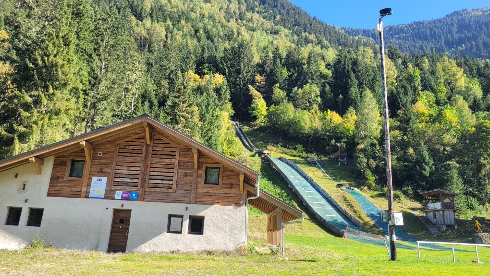 Отель La Ferme Du Praz Ле-Контамин-Монжуа Экстерьер фото