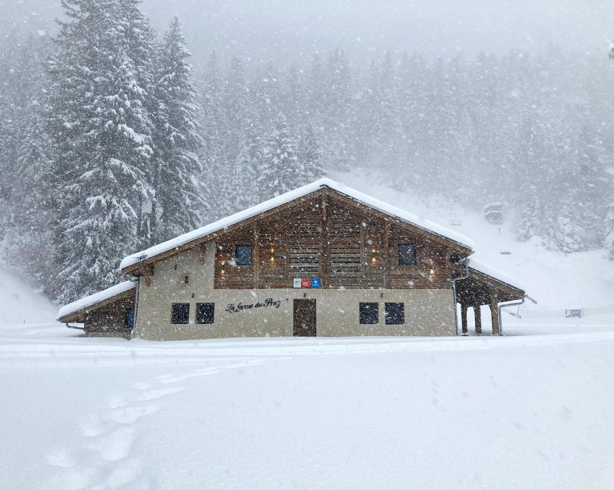 Отель La Ferme Du Praz Ле-Контамин-Монжуа Экстерьер фото